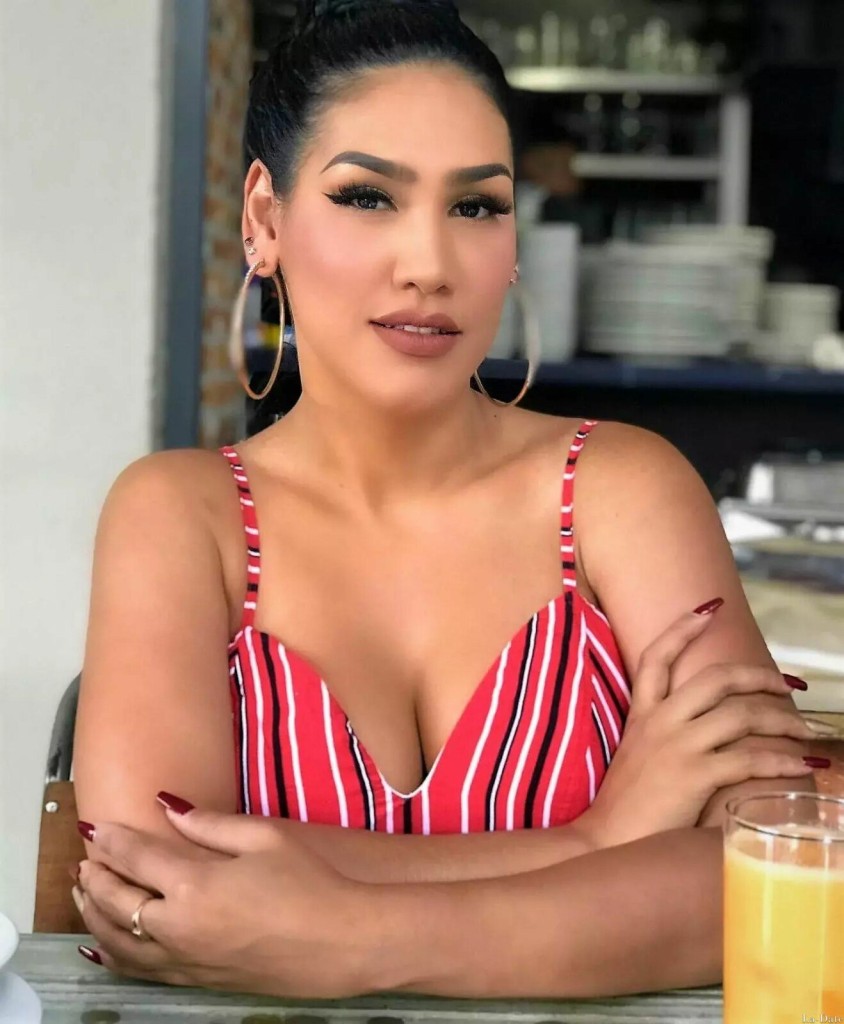 Fabiola Profile image 2