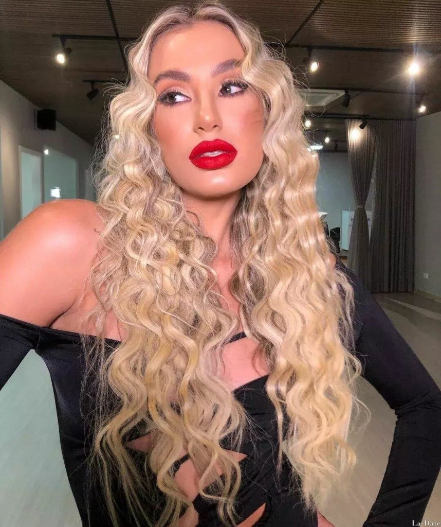 Alejandra Profile image 2